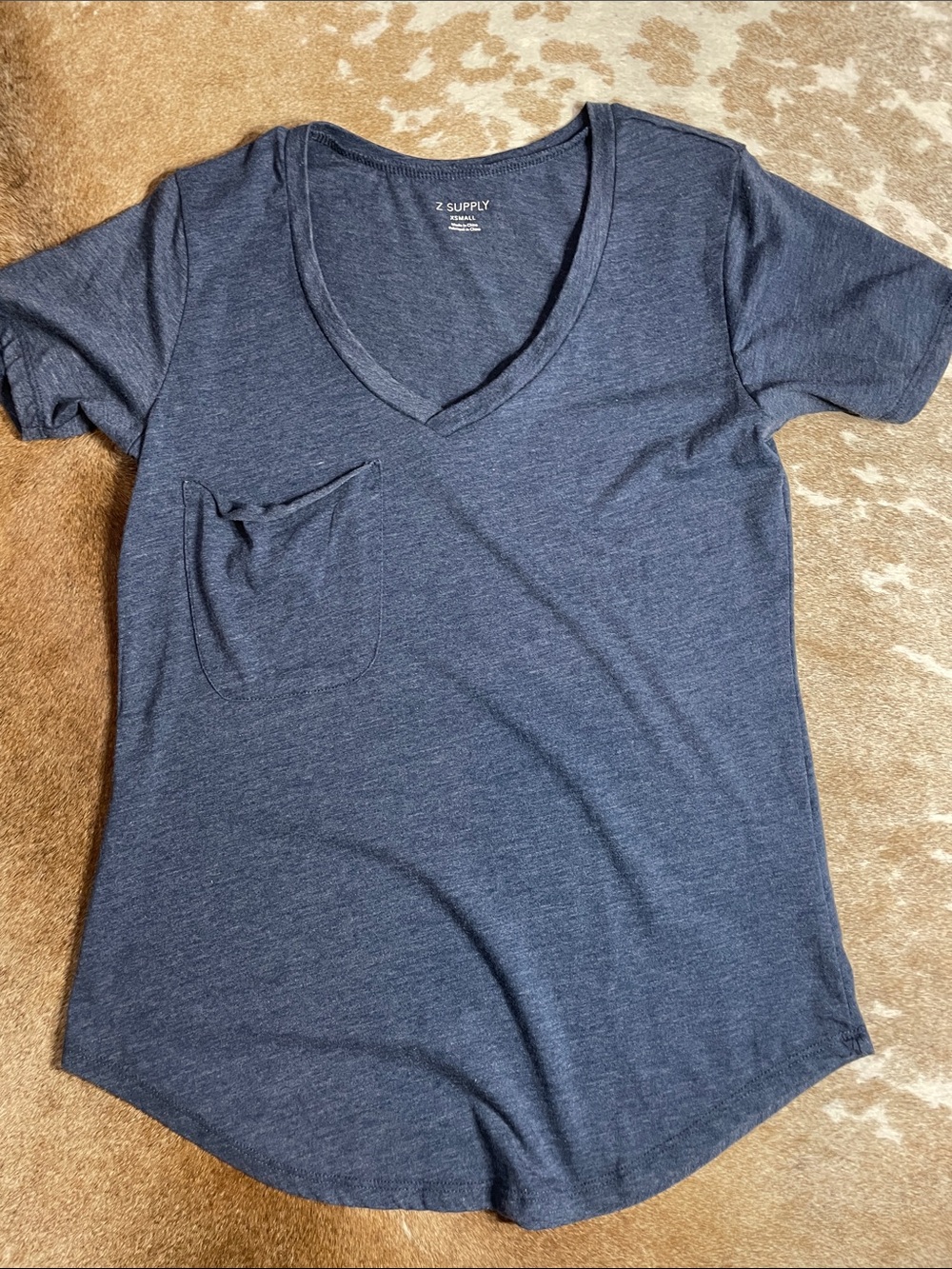 Z Supply Women's Short Sleeve V-Neck Pocket Tee in Heather Navy